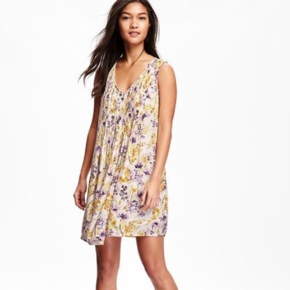 Old Navy pleated cream yellow and purple floral sundress size XS